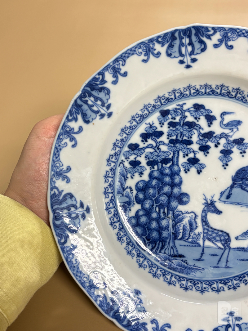 清乾隆 青花山水牧牛图花口盘 - 图3
